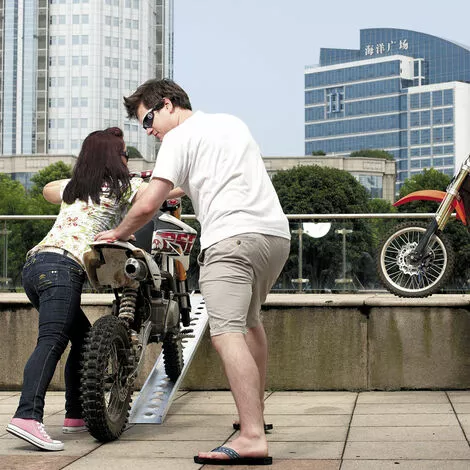 WILTEC Rampe De Chargement 163cm 180kg Moto ATV Quad Aluminium Rampe Rail Collision 5 WILTEC Rampe De Chargement 163cm 180kg Moto ATV Quad Aluminium Rampe Rail Collision – Image 3